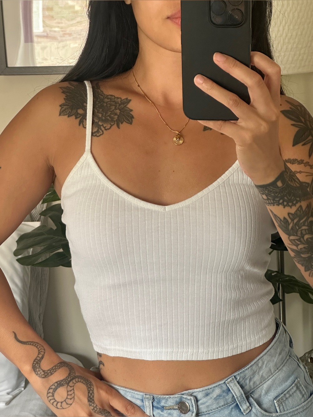 White Ribbed V-Neck Cropped Cami Tank Top - Women